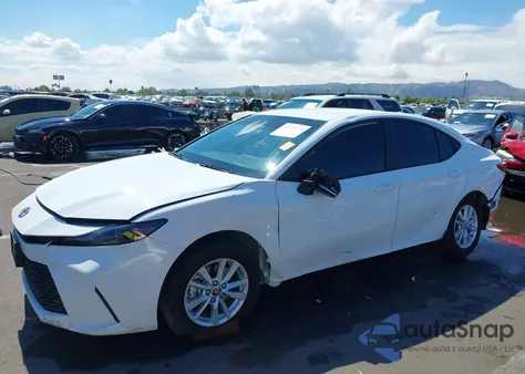 2025 Toyota Camry Le z USA, uszkodzony, nr VIN 4T1DAACK6SU569122